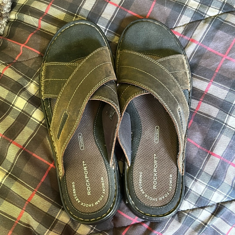 Mens Rockport sandals, size 11